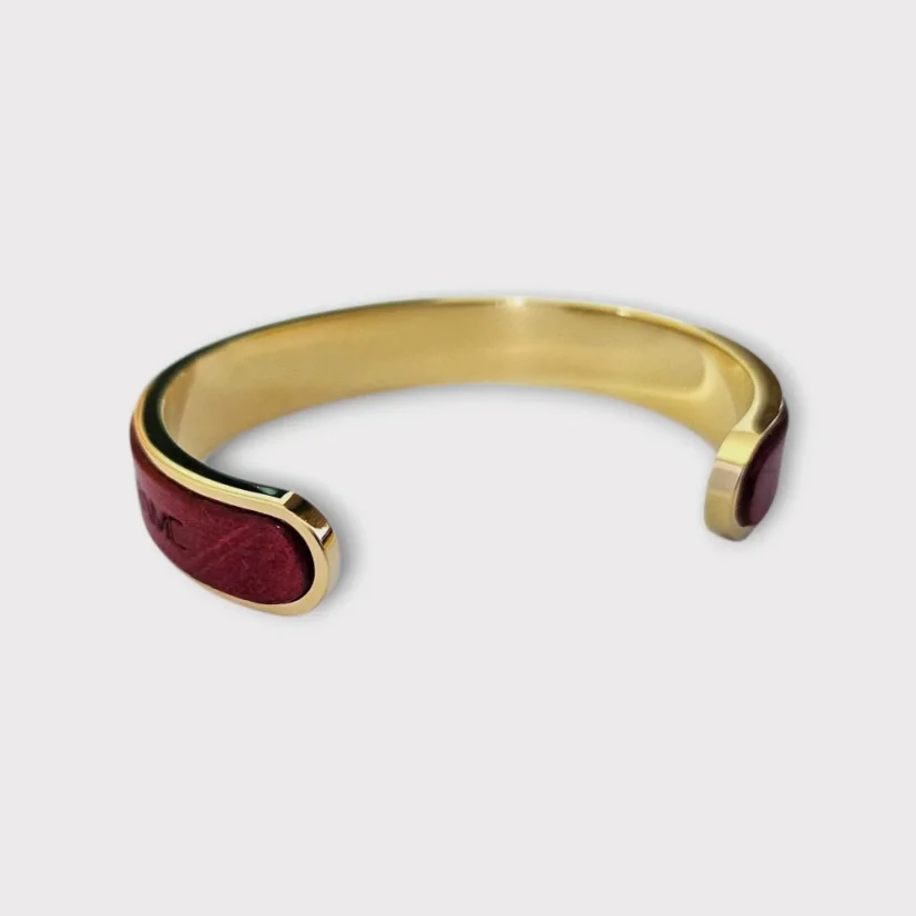 Niame Carmine Gold